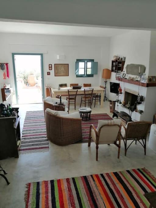 Casa Dei Melograni At Vourlidia Leros Vromolithos Exterior foto